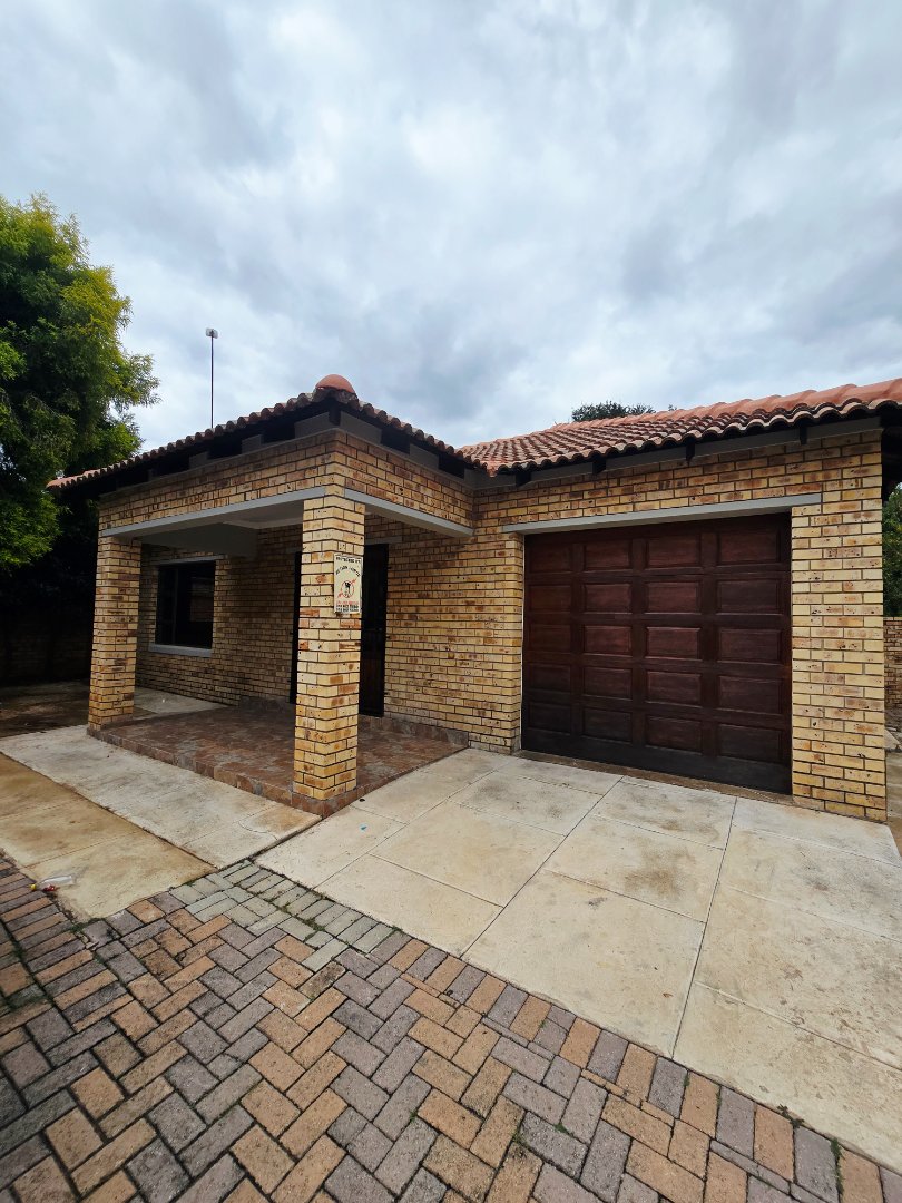 2 Bedroom Property for Sale in Wilkoppies North West